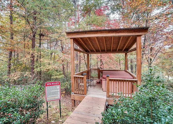 Spacious Home In Helen With Porch And Balcony!