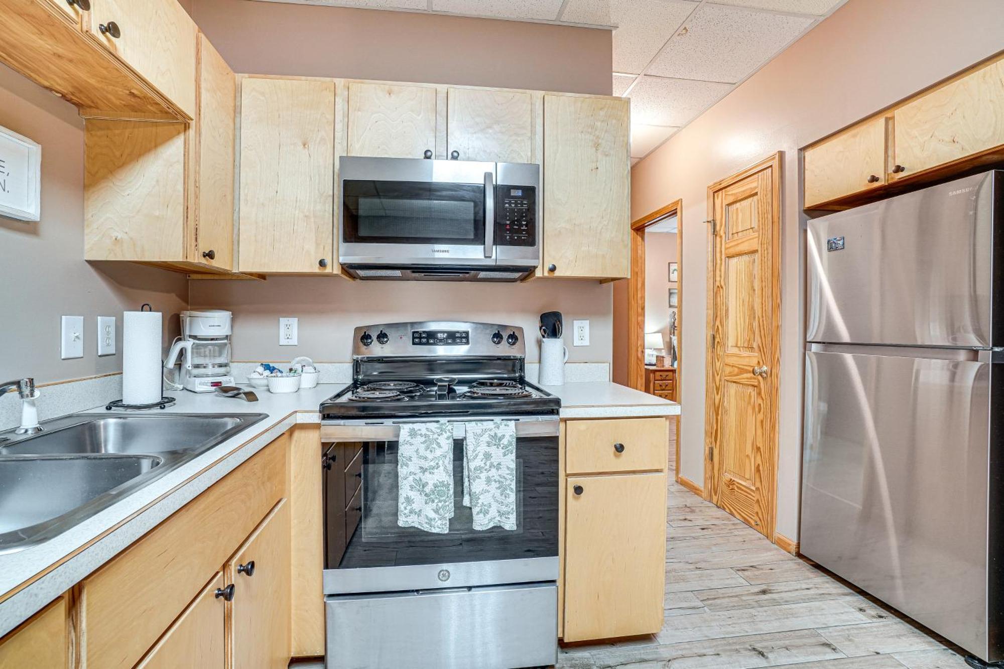 Spacious In With Porch And Balcony! Holiday home Helen