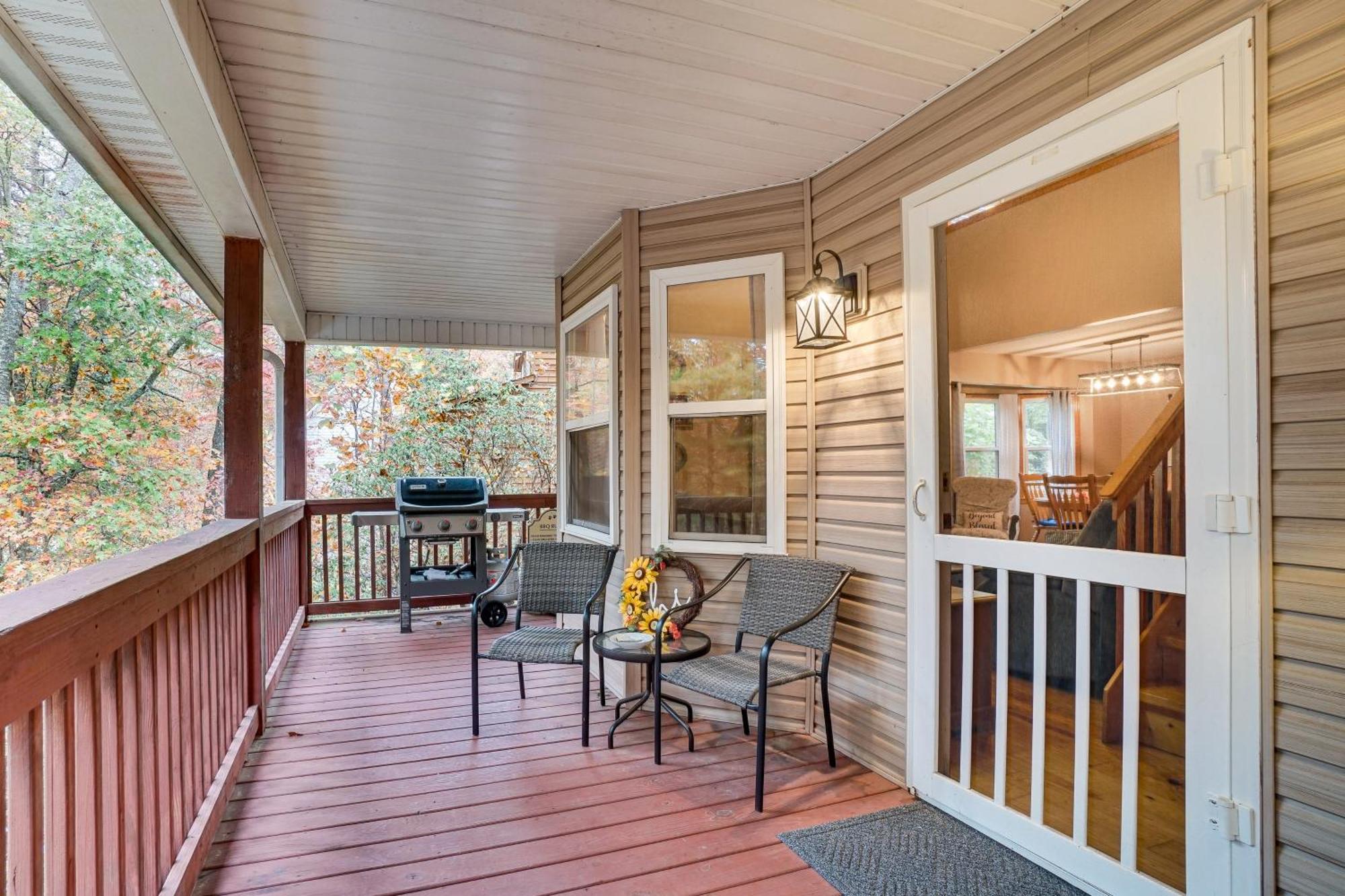 Casa vacanze Spacious In With Porch And Balcony!